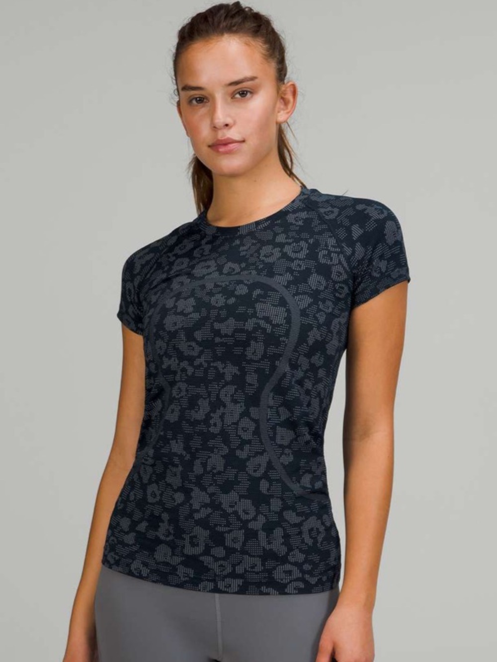 lululemon athletica Swiftly Tech Short Sleeve Shirt -Dappled Floral True Navy 18